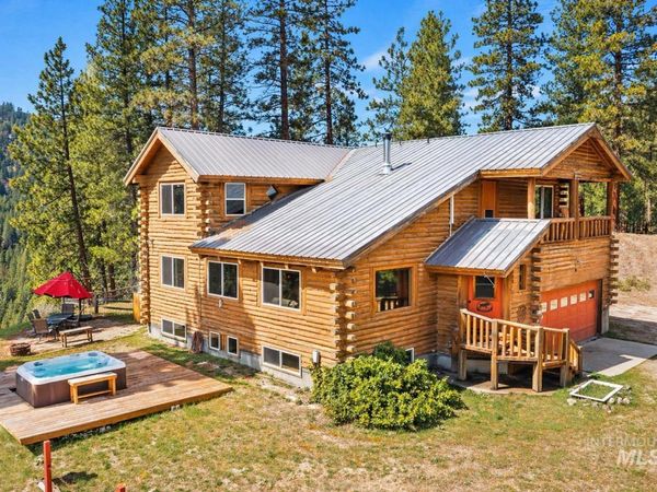 9 Conifer Circle, Boise, ID 83716
