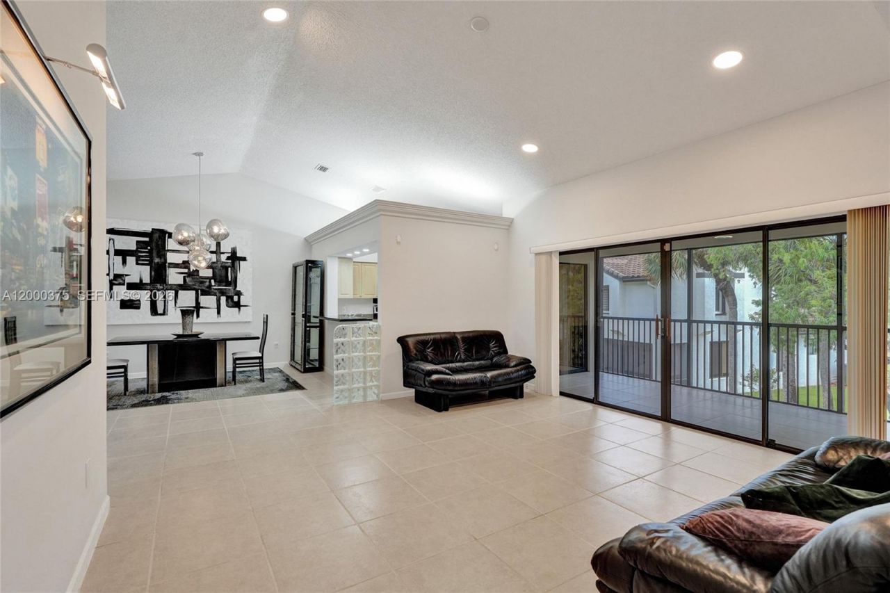 7525 NW 61st Ter, Unit 804, Parkland, FL 33067 Photo