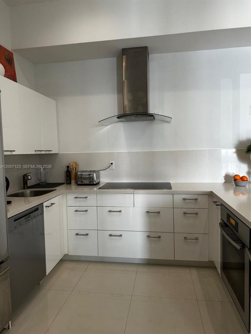 1500 Bay Rd, Unit 1524S, Miami Beach, FL 33139 Photo