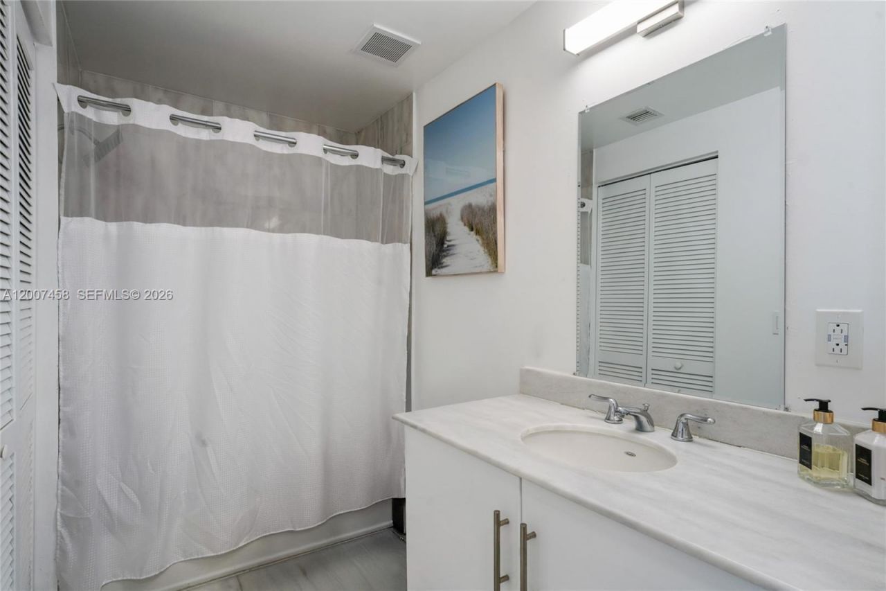 725 NE 22nd St , Unit 7B, Miami, FL 33137 Photo