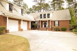 690 Longleaf Drive photo 4