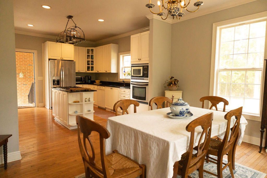 690 Longleaf Drive Photo 9