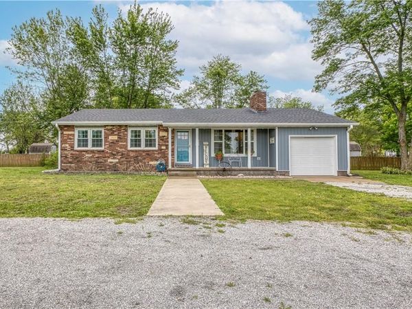 807 Carline Road, Girard, KS 66743