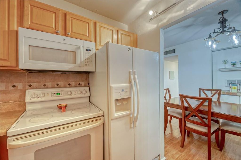 2400 NE 10th Street, Unit 204, Pompano Beach, FL 33062 Photo