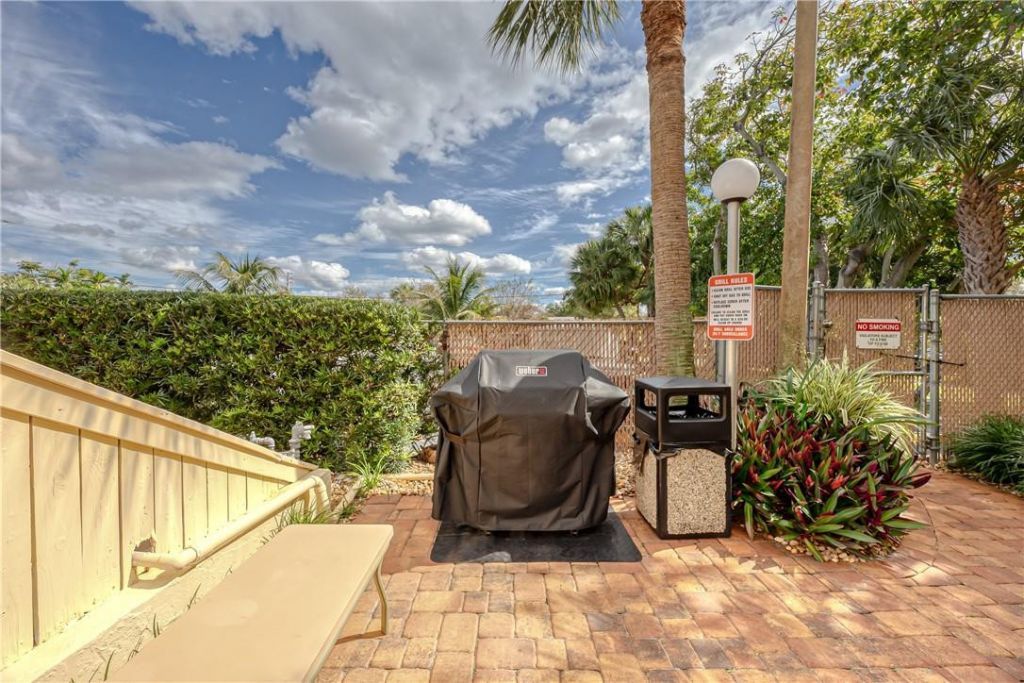 2400 NE 10th Street, Unit 204, Pompano Beach, FL 33062 Photo