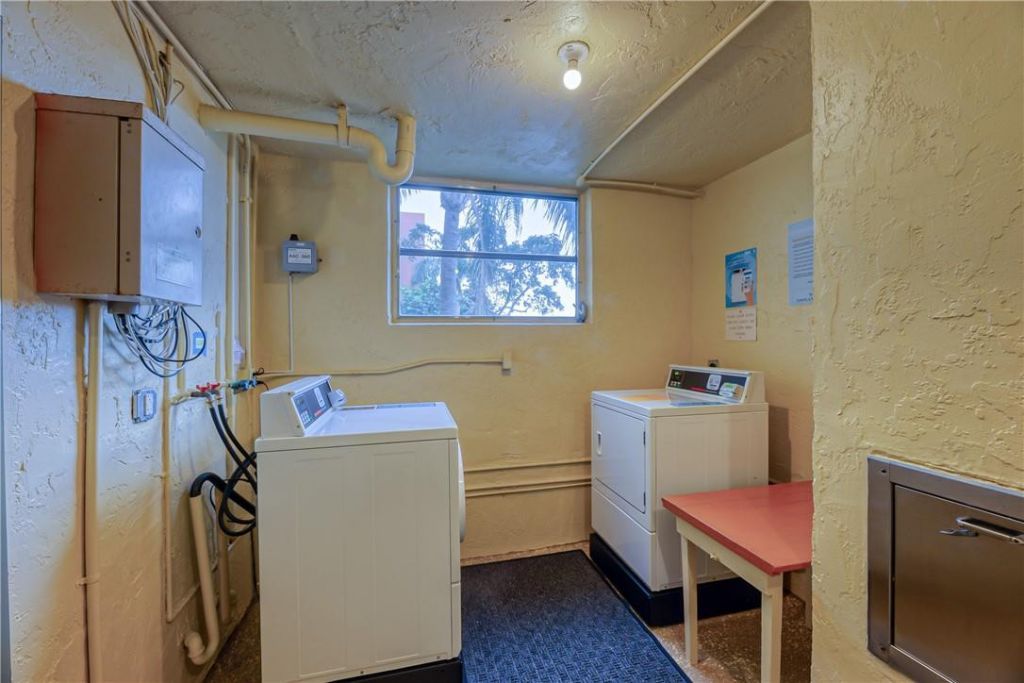 2400 NE 10th Street, Unit 204, Pompano Beach, FL 33062 Photo