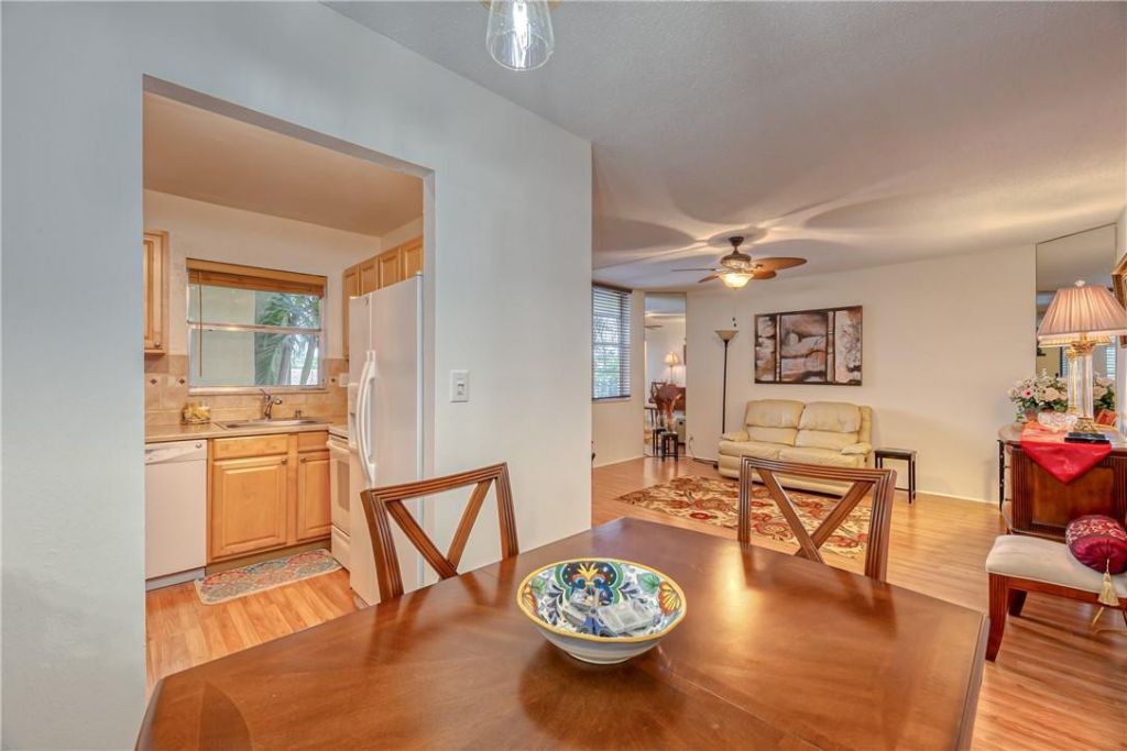 2400 NE 10th Street, Unit 204, Pompano Beach, FL 33062 Photo