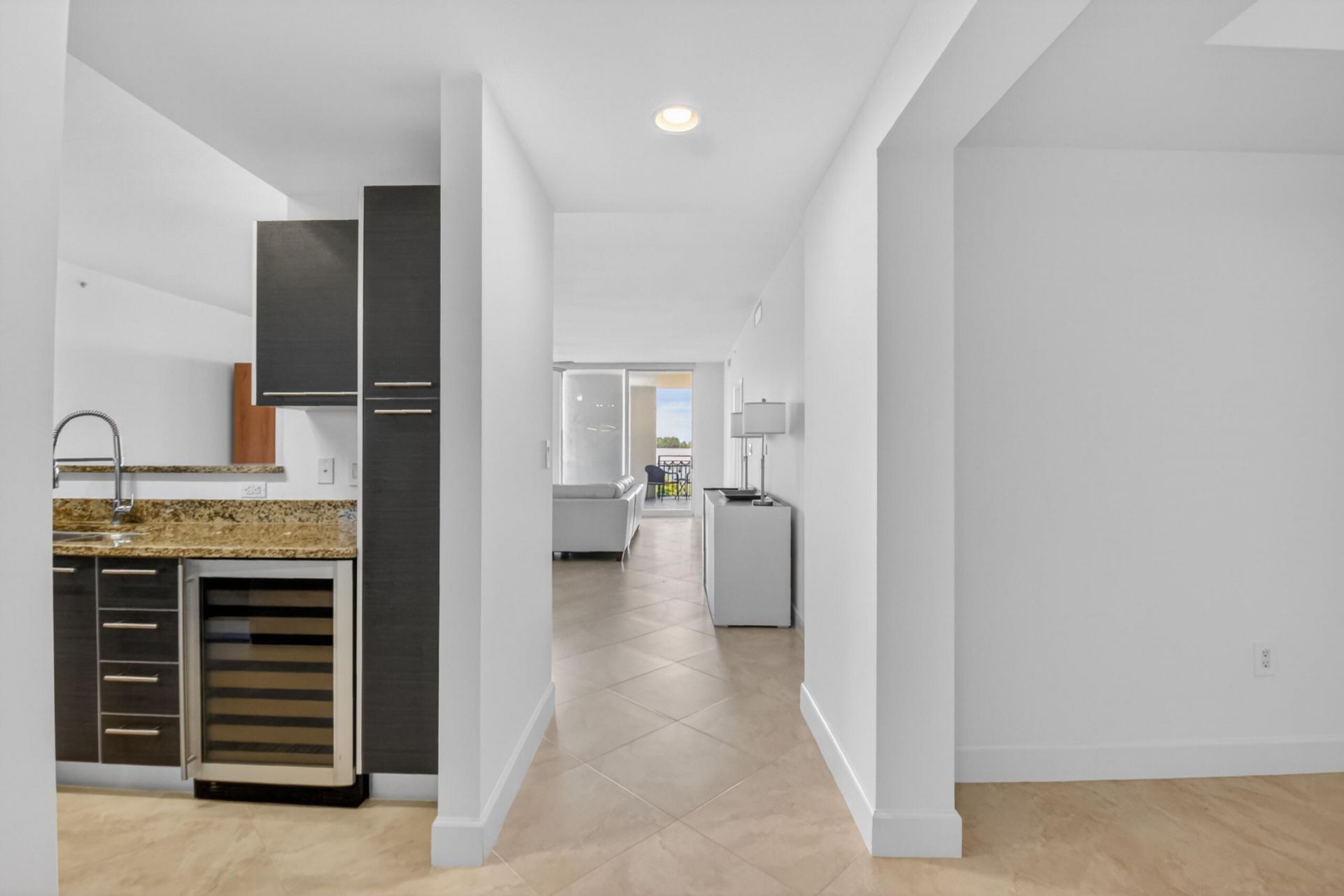 550 Okeechobee Boulevard, Unit 423, West Palm Beach, FL 33401 Photo