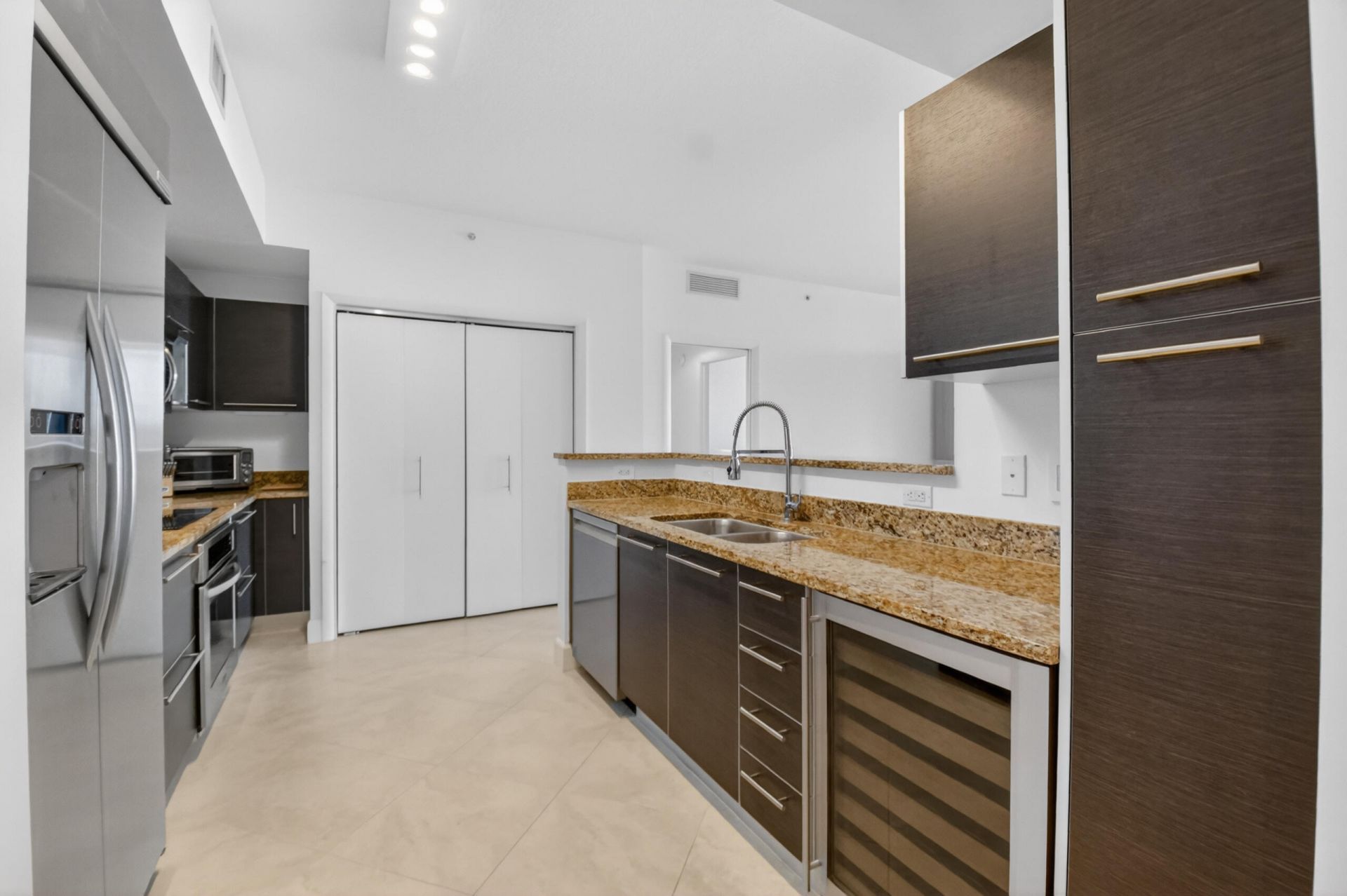 550 Okeechobee Boulevard, Unit 423, West Palm Beach, FL 33401 Photo