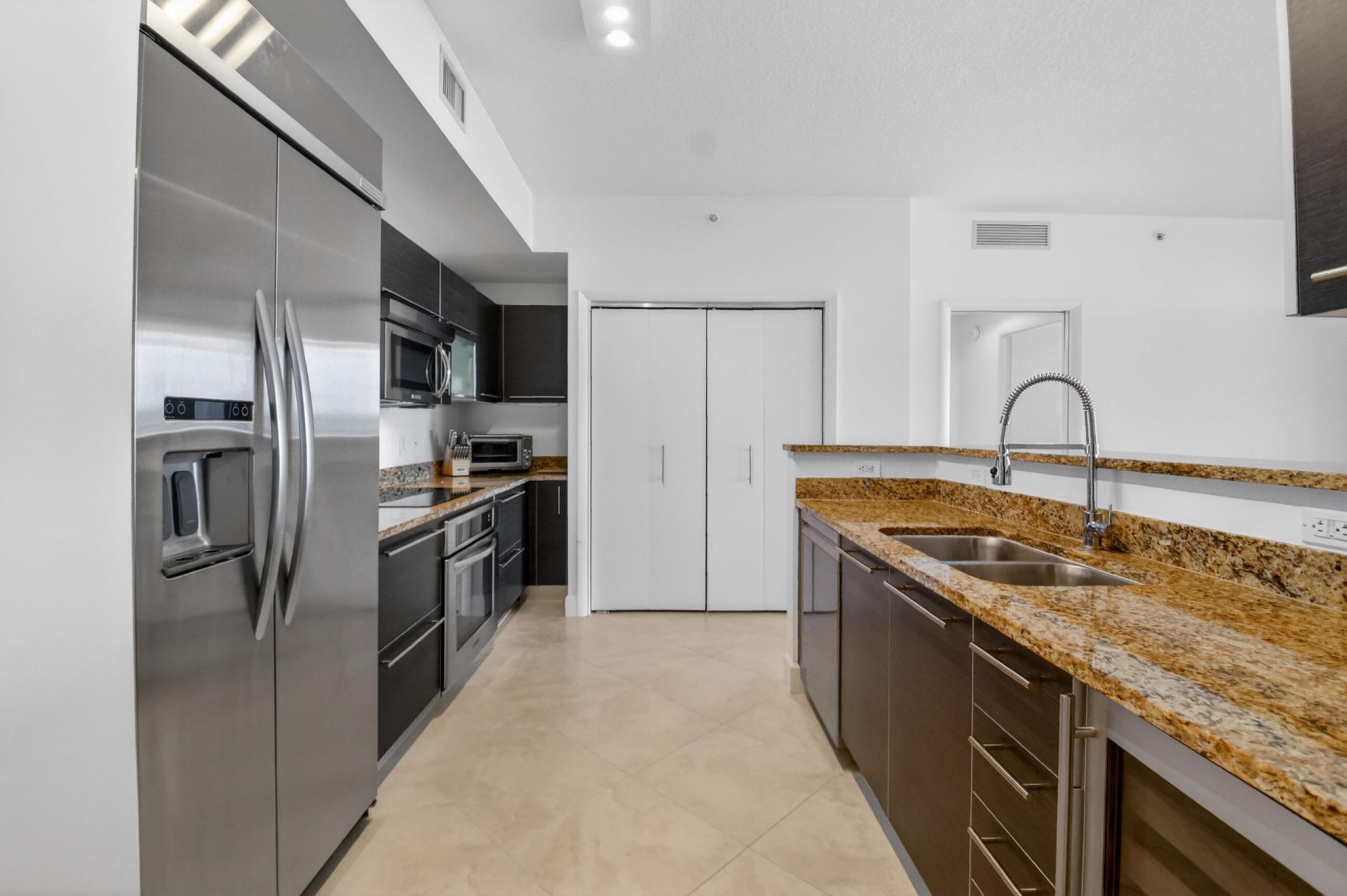 550 Okeechobee Boulevard, Unit 423, West Palm Beach, FL 33401 Photo