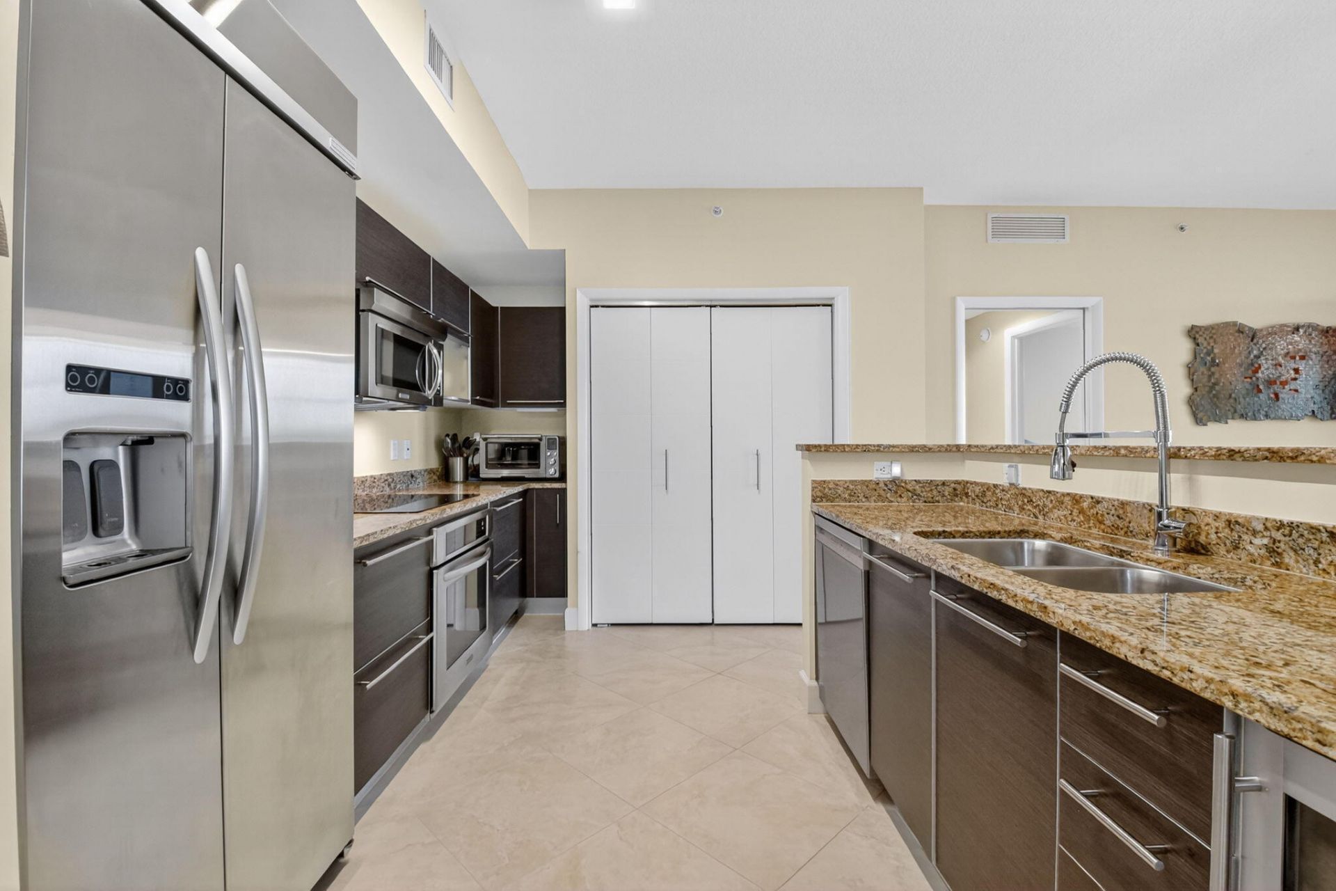 550 Okeechobee Boulevard, Unit 423, West Palm Beach, FL 33401 Photo