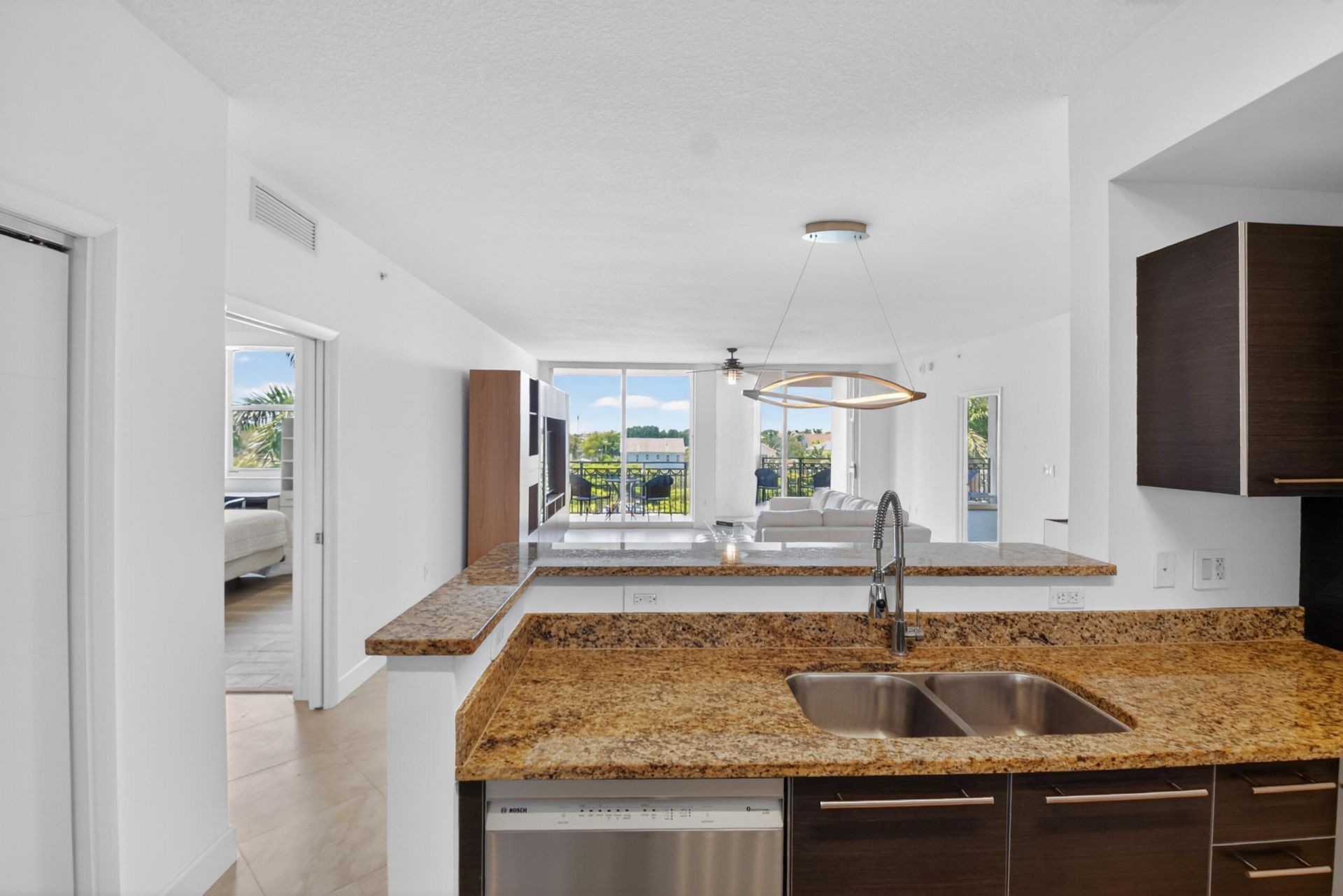 550 Okeechobee Boulevard, Unit 423, West Palm Beach, FL 33401 Photo