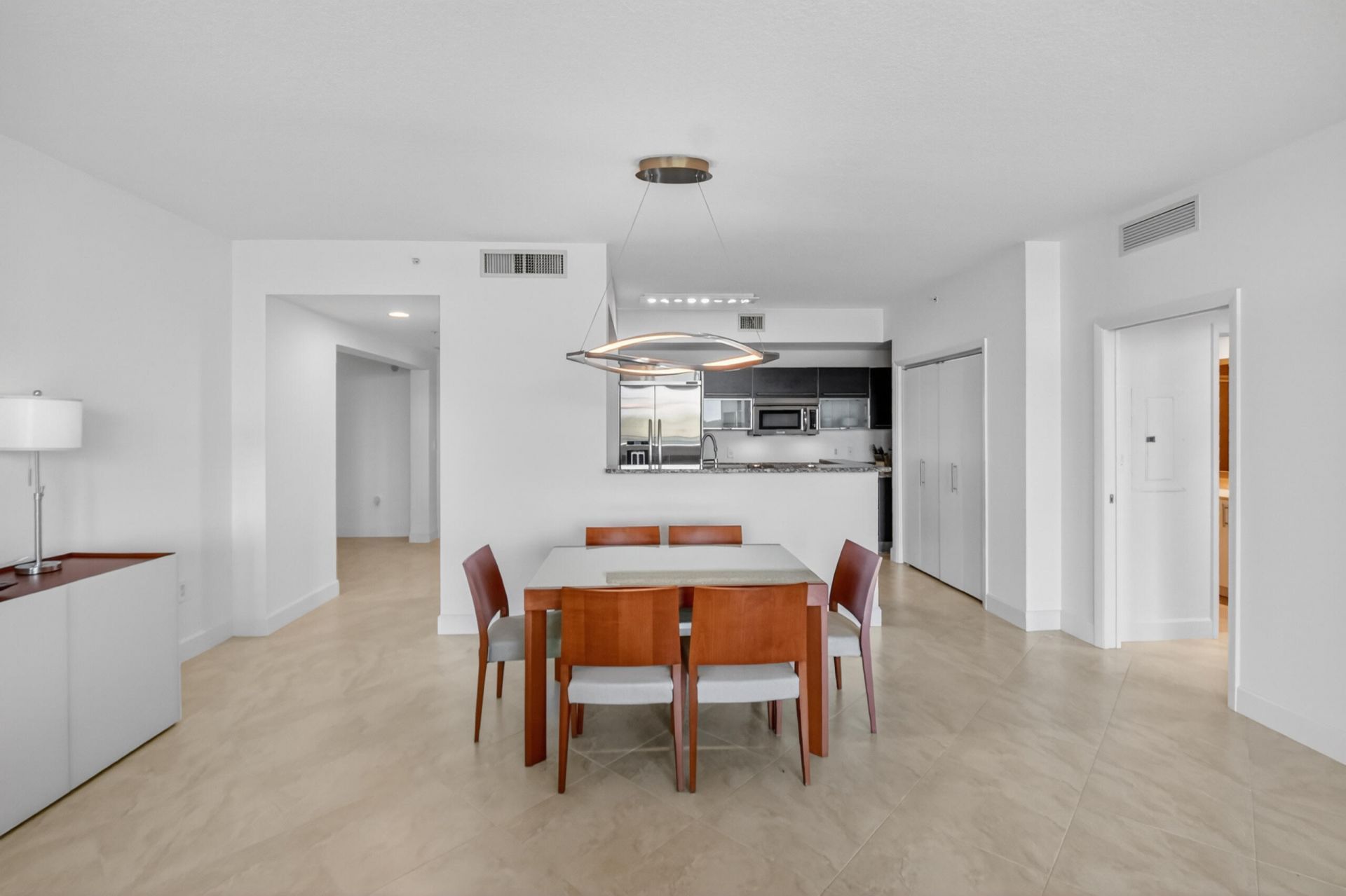 550 Okeechobee Boulevard, Unit 423, West Palm Beach, FL 33401 Photo