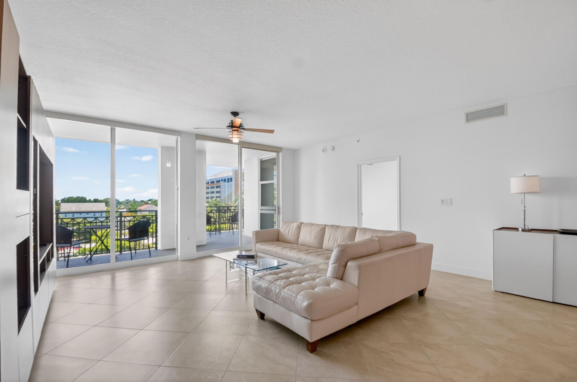 550 Okeechobee Boulevard, Unit 423, West Palm Beach, FL 33401 Photo