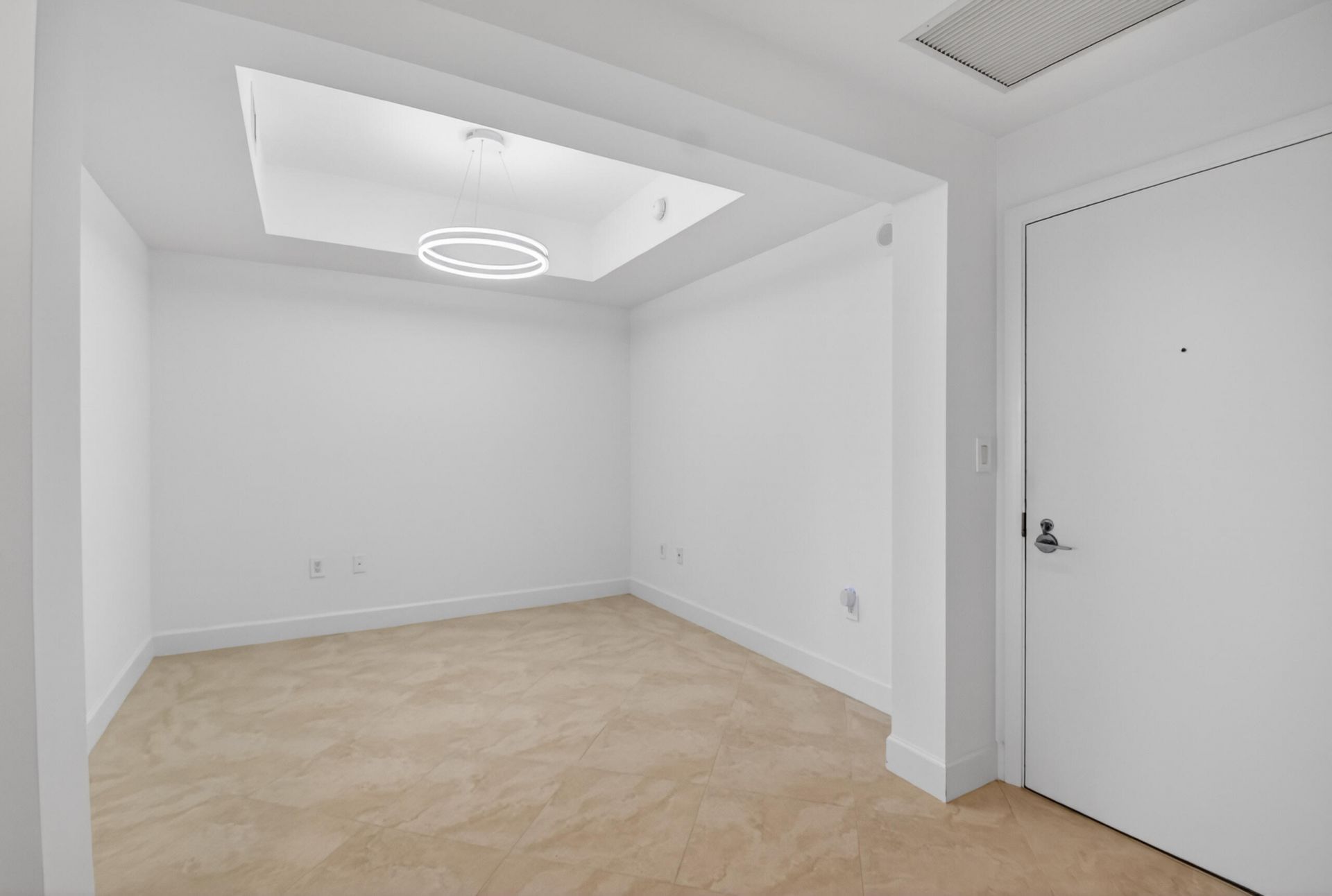 550 Okeechobee Boulevard, Unit 423, West Palm Beach, FL 33401 Photo