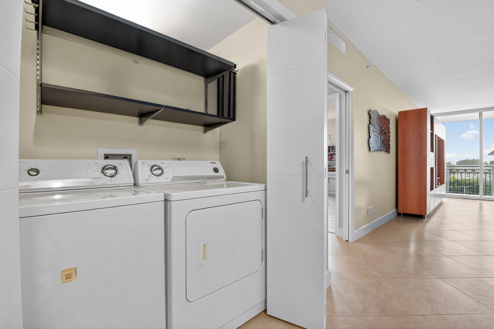 550 Okeechobee Boulevard, Unit 423, West Palm Beach, FL 33401 Photo
