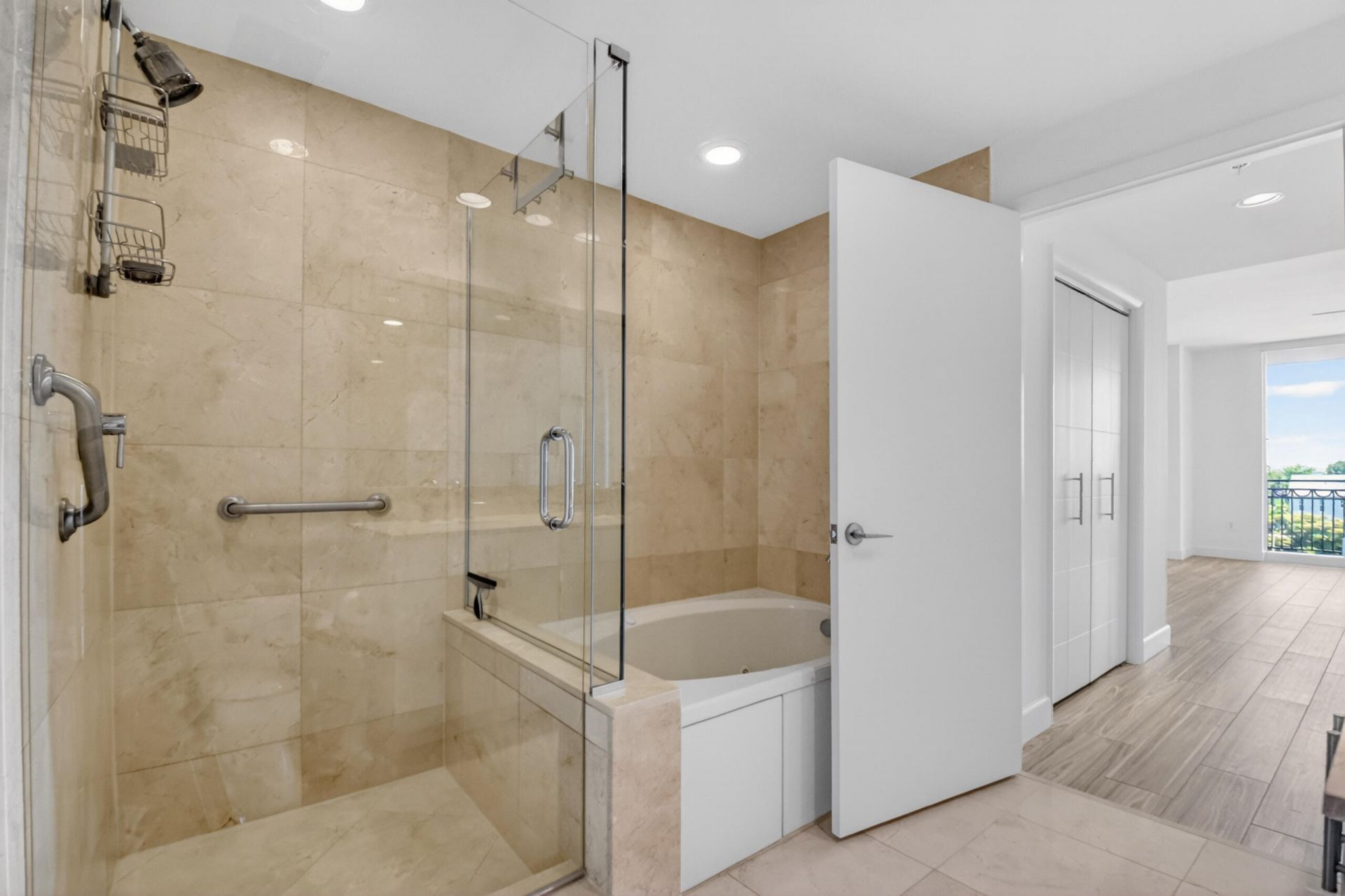 550 Okeechobee Boulevard, Unit 423, West Palm Beach, FL 33401 Photo