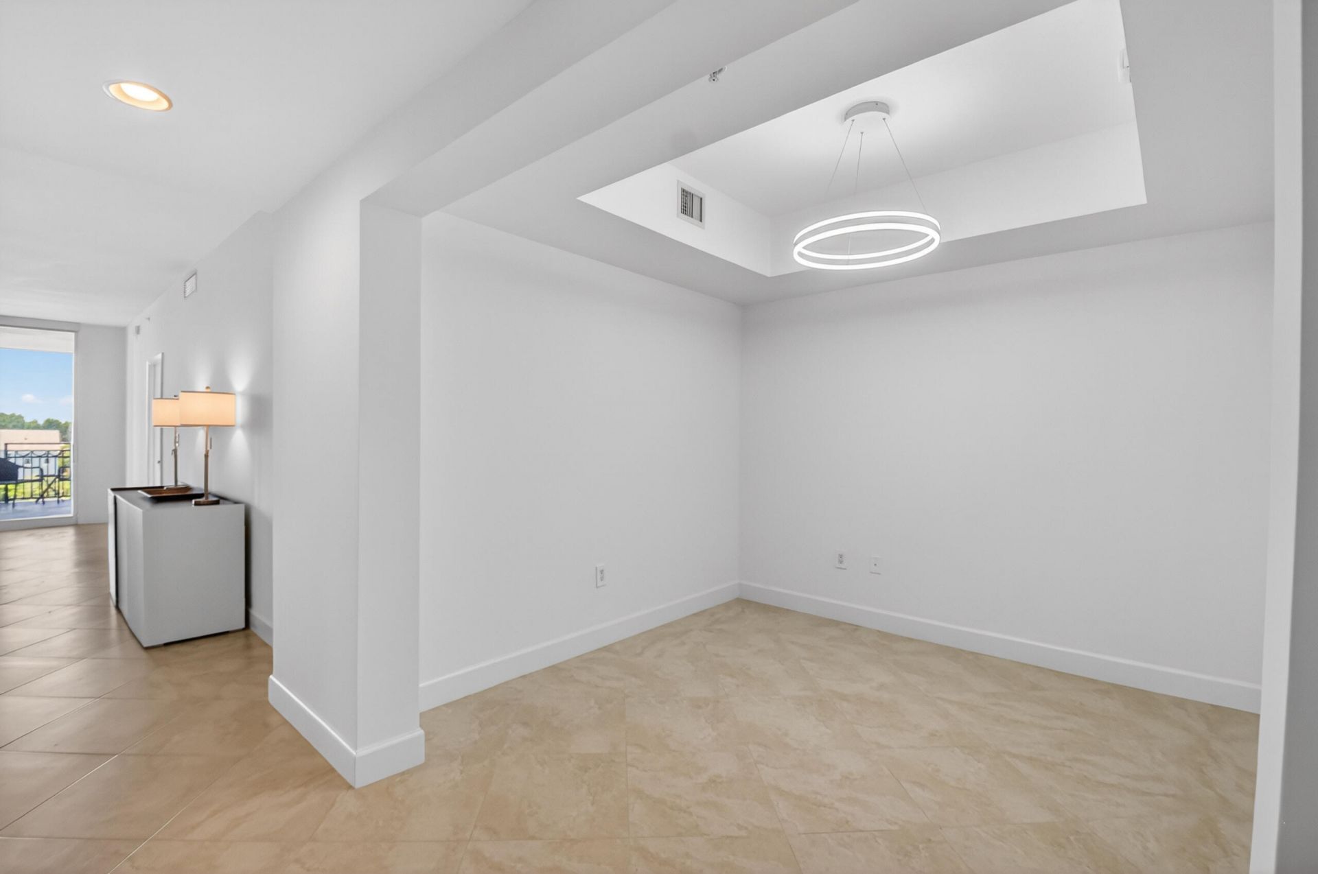 550 Okeechobee Boulevard, Unit 423, West Palm Beach, FL 33401 Photo