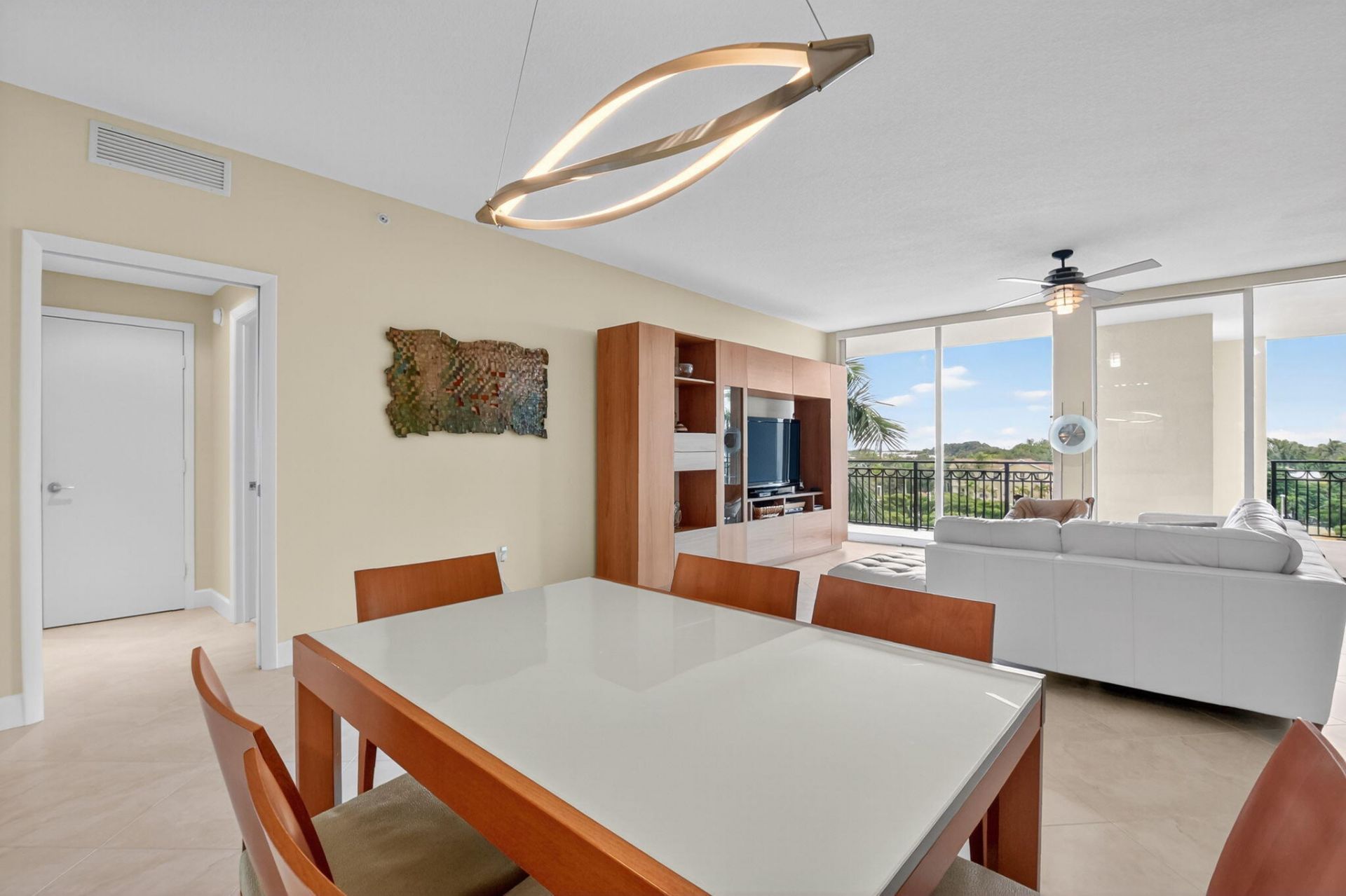 550 Okeechobee Boulevard, Unit 423, West Palm Beach, FL 33401 Photo