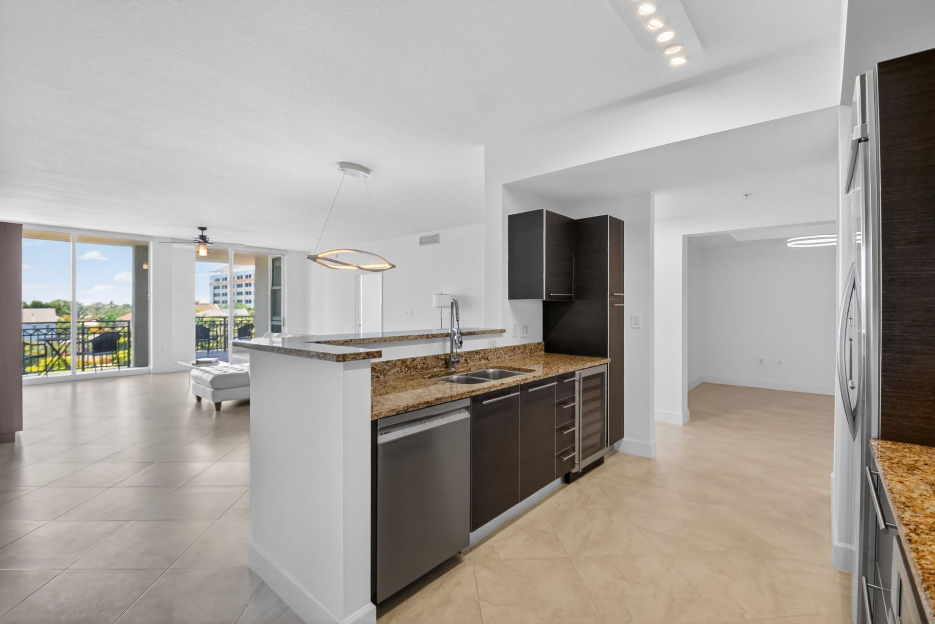 550 Okeechobee Boulevard, Unit 423, West Palm Beach, FL 33401 Photo