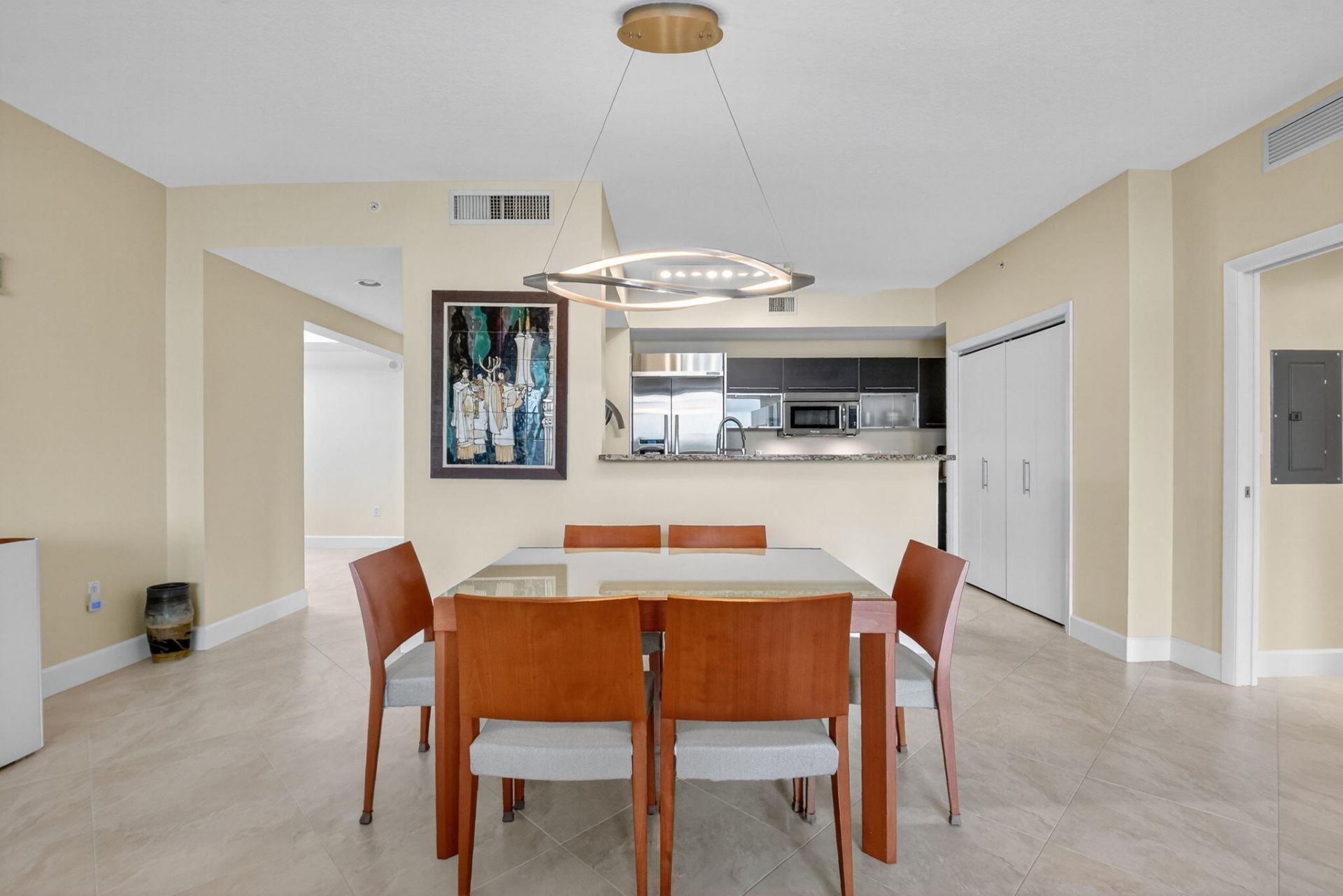 550 Okeechobee Boulevard, Unit 423, West Palm Beach, FL 33401 Photo
