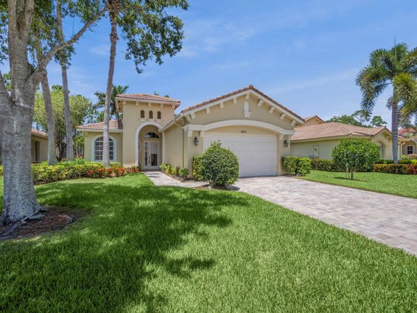 8901 Champions Way, Port St. Lucie, FL 34986