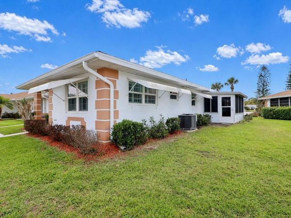 945 Savannas Point Drive, Fort Pierce, FL 34982