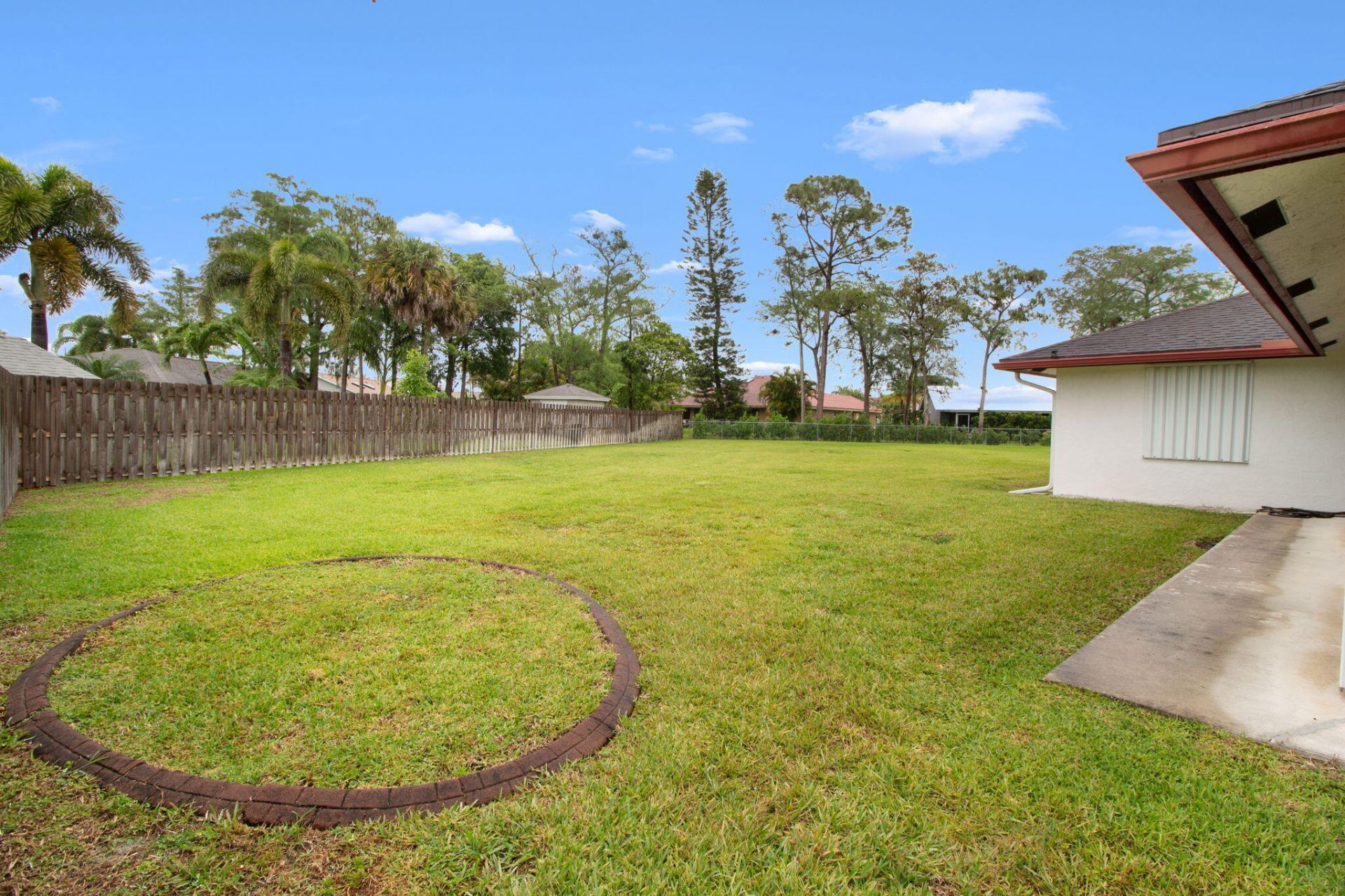 132 Kings Way, Royal Palm Beach, FL 33411 Photo