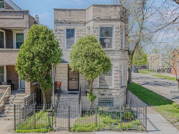 856 N Lawndale Avenue , Chicago, IL 60651