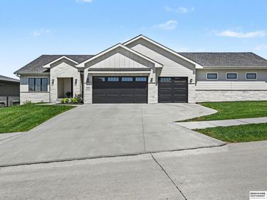3949 S 207th Street, Elkhorn, NE 68022