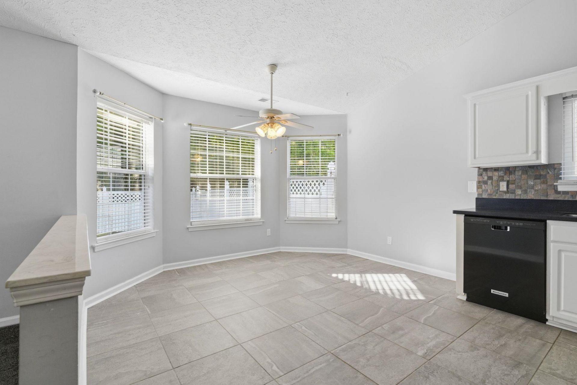 582 Bridgeport Dr.  Photo 13