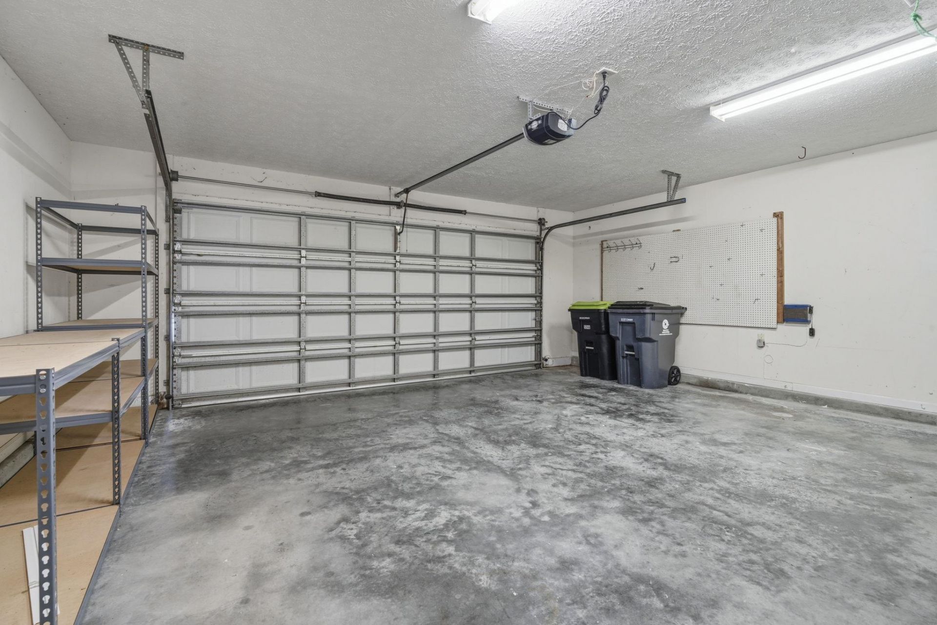 582 Bridgeport Dr.  Photo 20