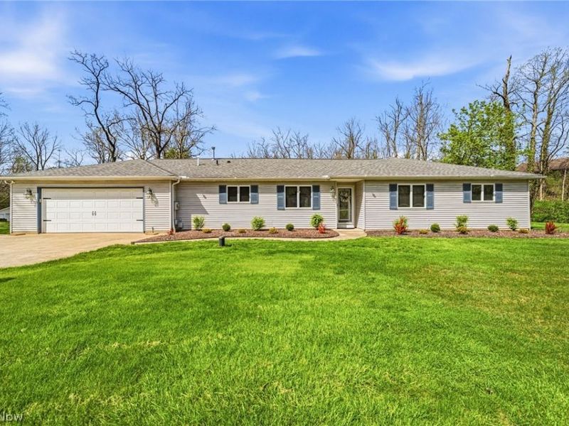 16912 Albion Road, Strongsville, OH 44136 Photo 2