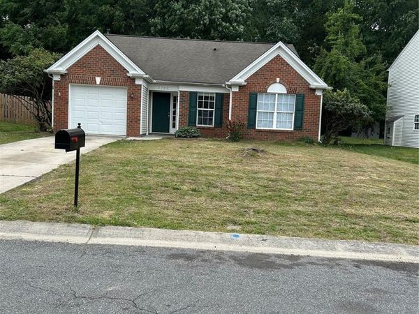 2700 Wingdale Drive , Charlotte, NC 28213
