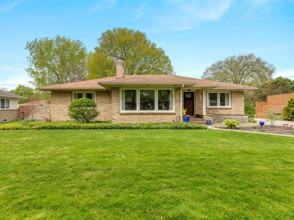 51 Westmont Drive NW, Grand Rapids, MI 49504