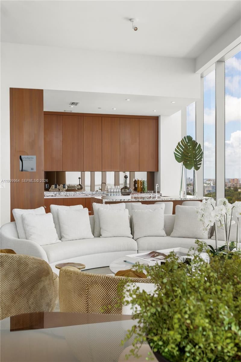 175 SE 25th Rd, Unit 1501, Miami, FL 33129 Photo