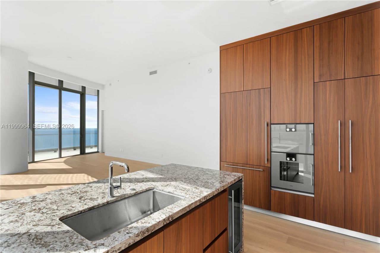 175 SE 25th Rd , Unit 1501, Miami, FL 33129 Photo