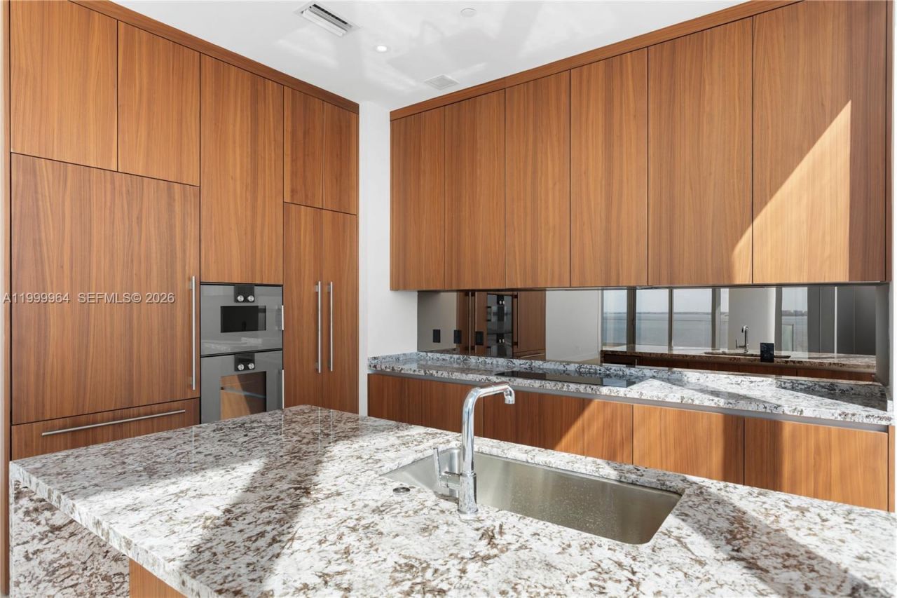 175 SE 25th Rd, Unit 1501, Miami, FL 33129 Photo