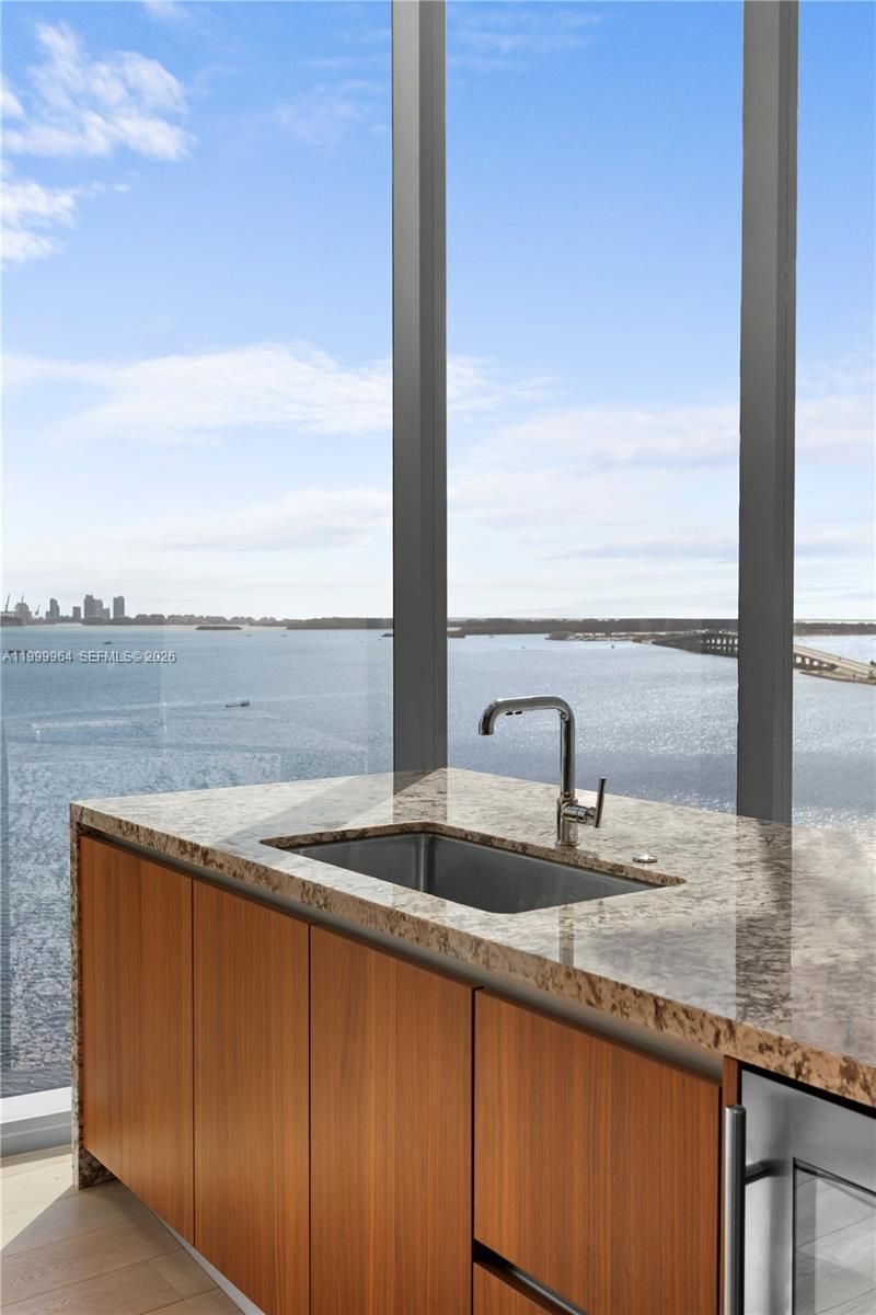 175 SE 25th Rd , Unit 1501, Miami, FL 33129 Photo