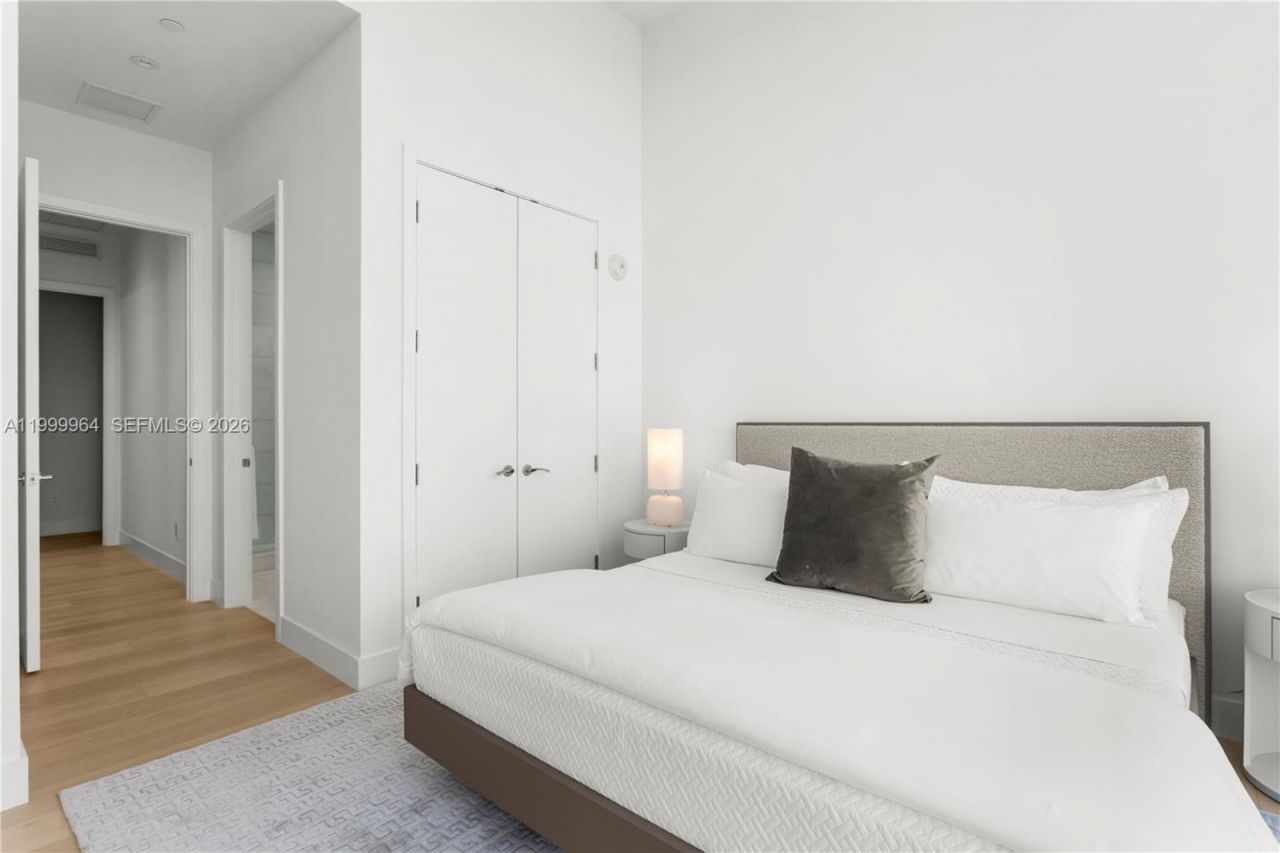 175 SE 25th Rd, Unit 1501, Miami, FL 33129 Photo