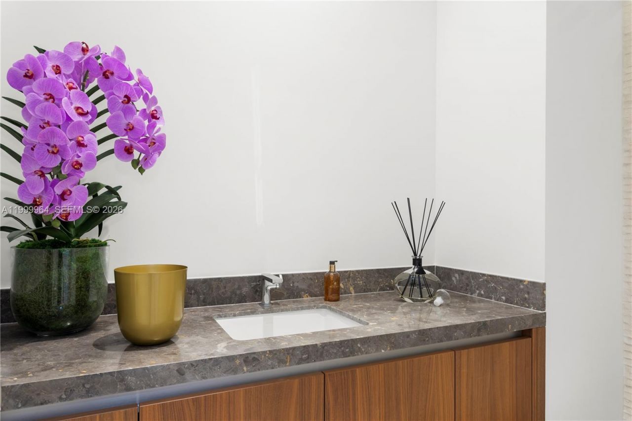 175 SE 25th Rd, Unit 1501, Miami, FL 33129 Photo