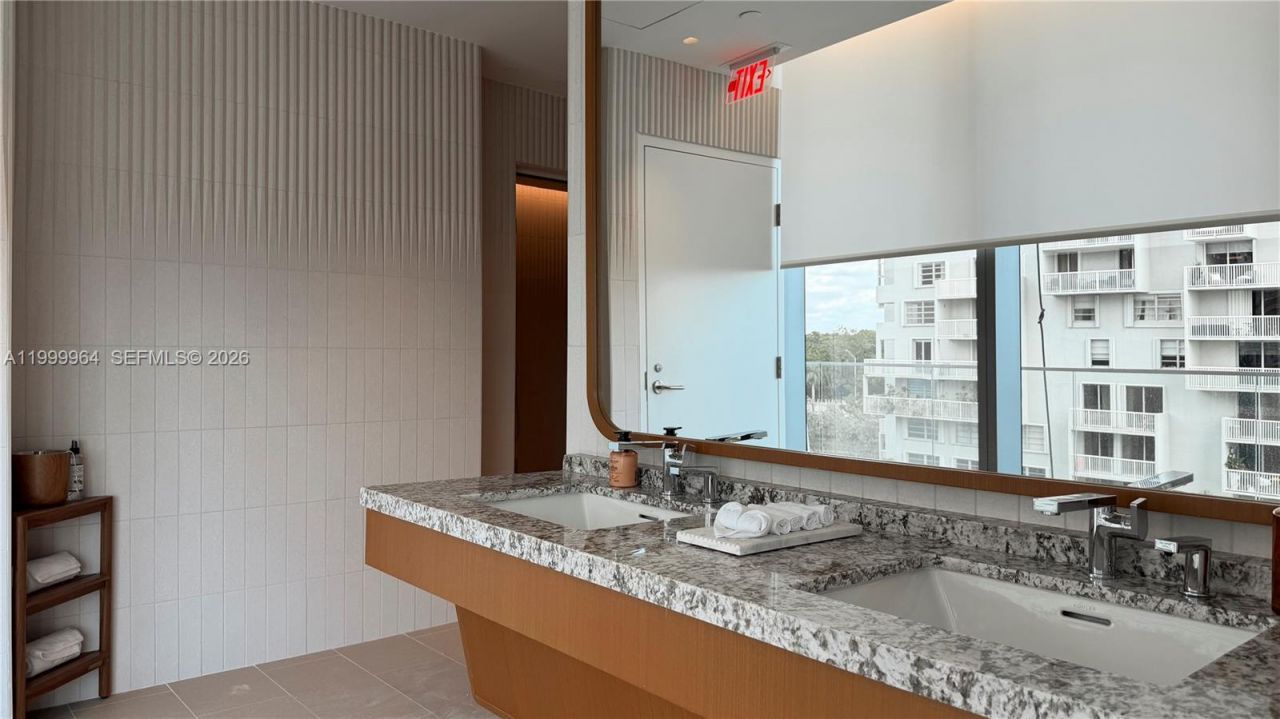 175 SE 25th Rd , Unit 1501, Miami, FL 33129 Photo