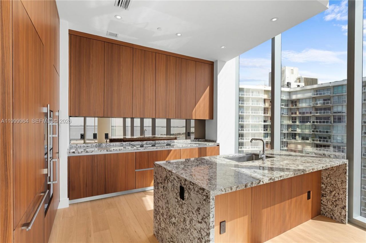 175 SE 25th Rd, Unit 1501, Miami, FL 33129 Photo