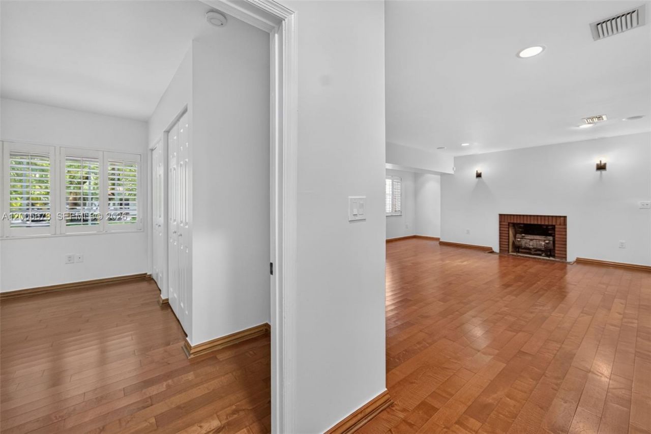 1237 Aduana Ave, Coral Gables, FL 33146 Photo