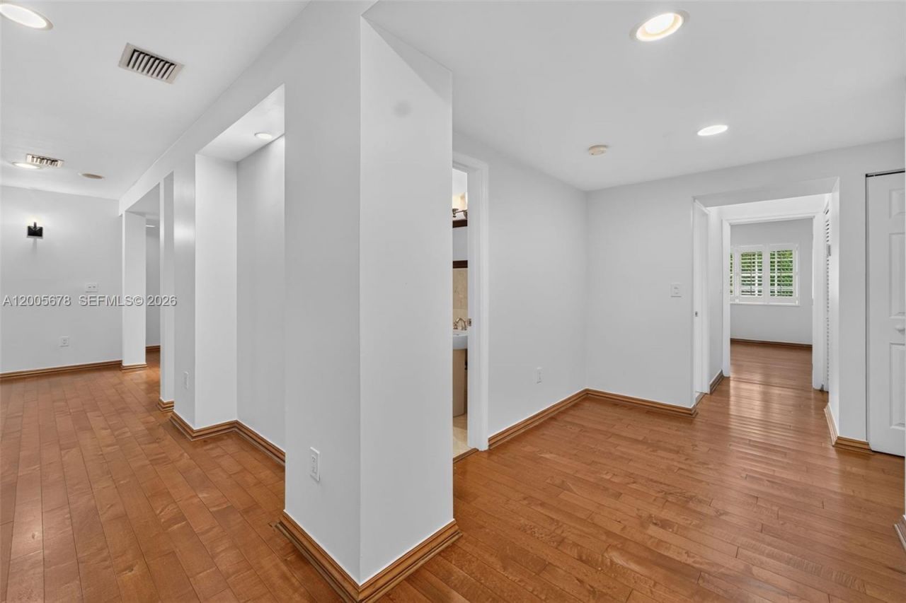 1237 Aduana Ave, Coral Gables, FL 33146 Photo
