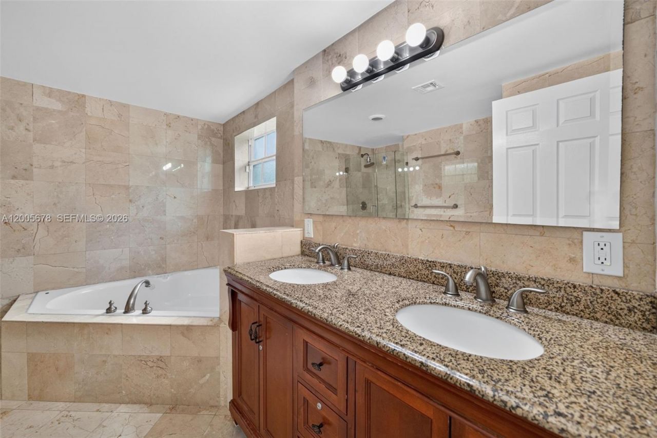1237 Aduana Ave, Coral Gables, FL 33146 Photo