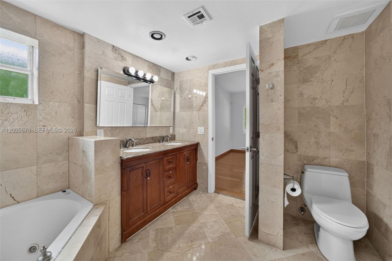 1237 Aduana Ave, Coral Gables, FL 33146 Photo