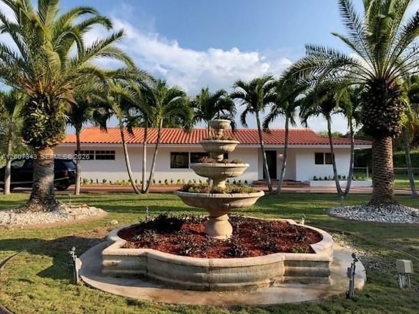 7090 SW 62nd St , Miami, FL 33143