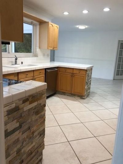 7090 SW 62nd St , Miami, FL 33143 Photo