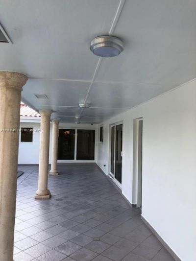 7090 SW 62nd St , Miami, FL 33143 Photo